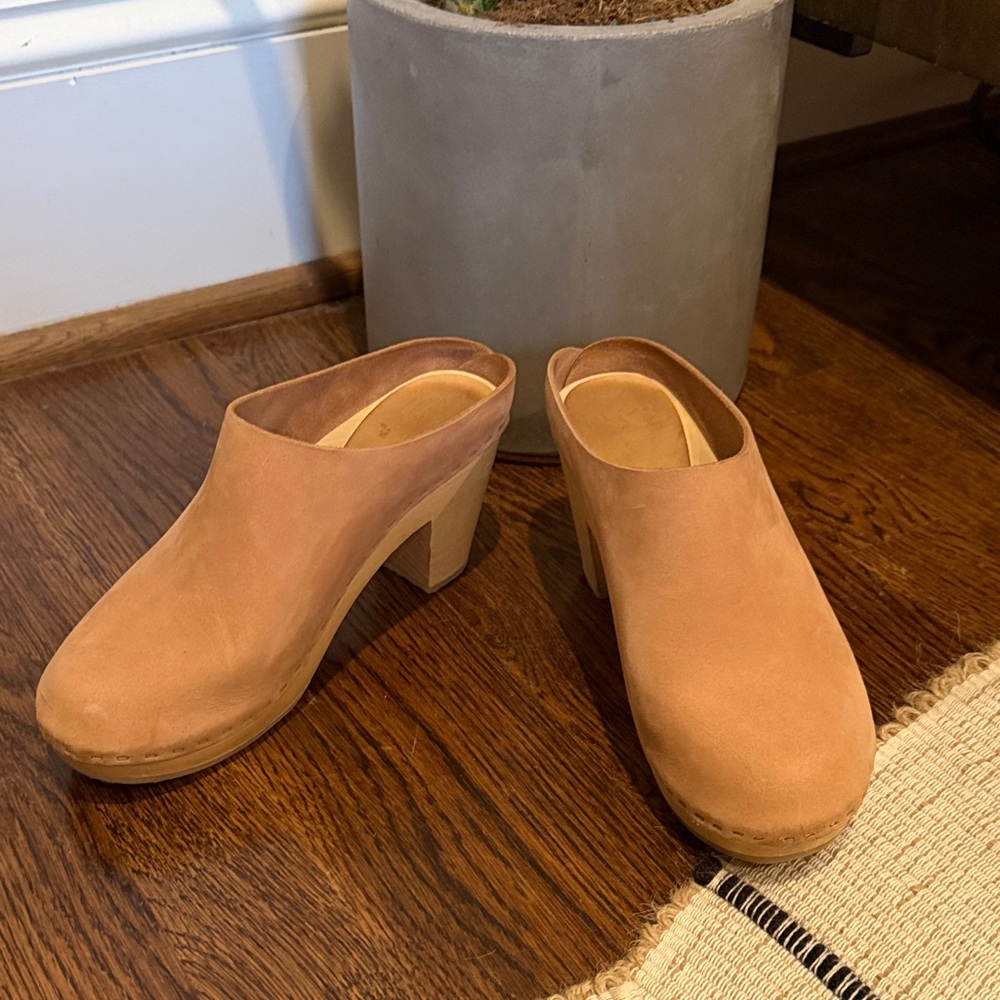 BRYR Women's Clogs - Clay